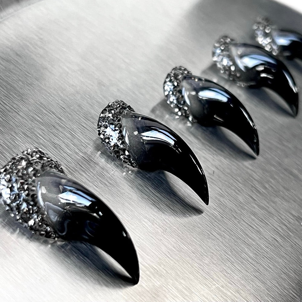 Obsidian Crown - Black Silver Handmade Cat Claw Press-On Nails