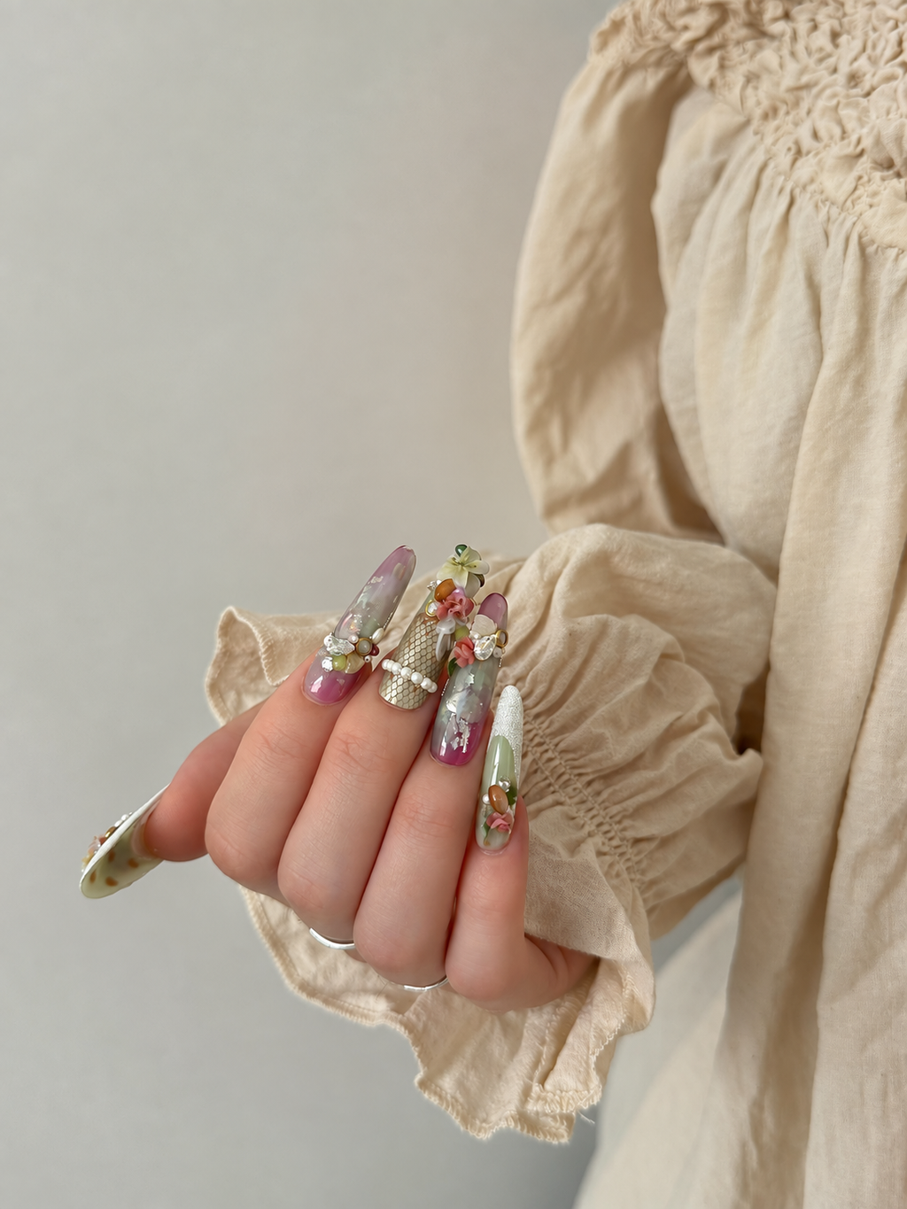 Verdant Opulence - Baroque Floral Jewel Press-On Nails