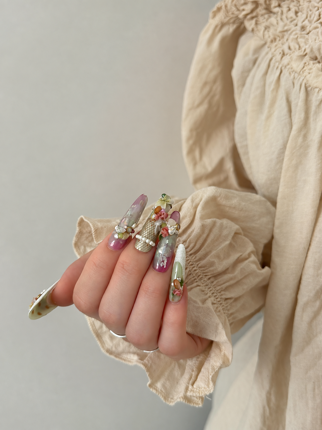 Verdant Opulence - Baroque Floral Jewel Press-On Nails