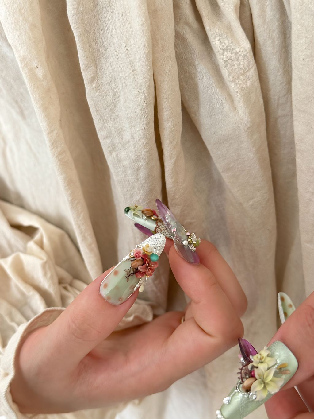 Verdant Opulence - Baroque Floral Jewel Press-On Nails
