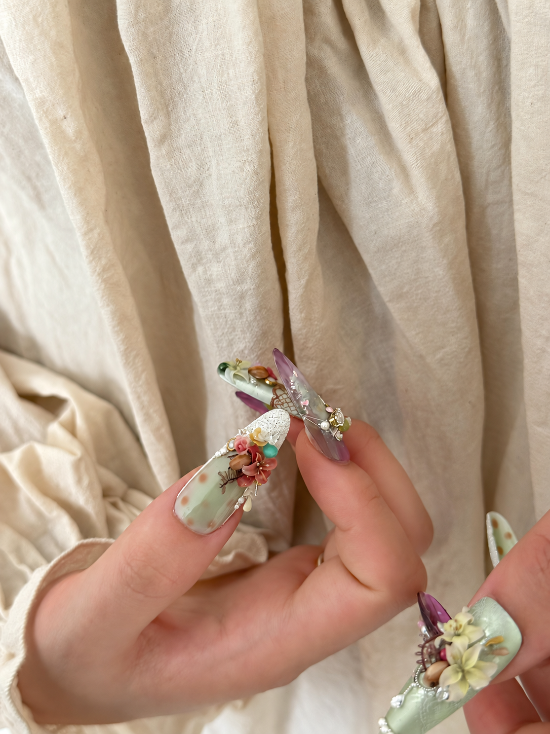 Verdant Opulence - Baroque Floral Jewel Press-On Nails