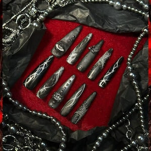 Satan "Lost Paradise" Press on Nails | Handartnails