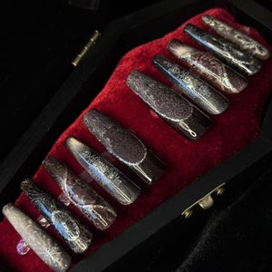 Thermal Gothic Nails "Eclipse Era 000"  | Handartnails