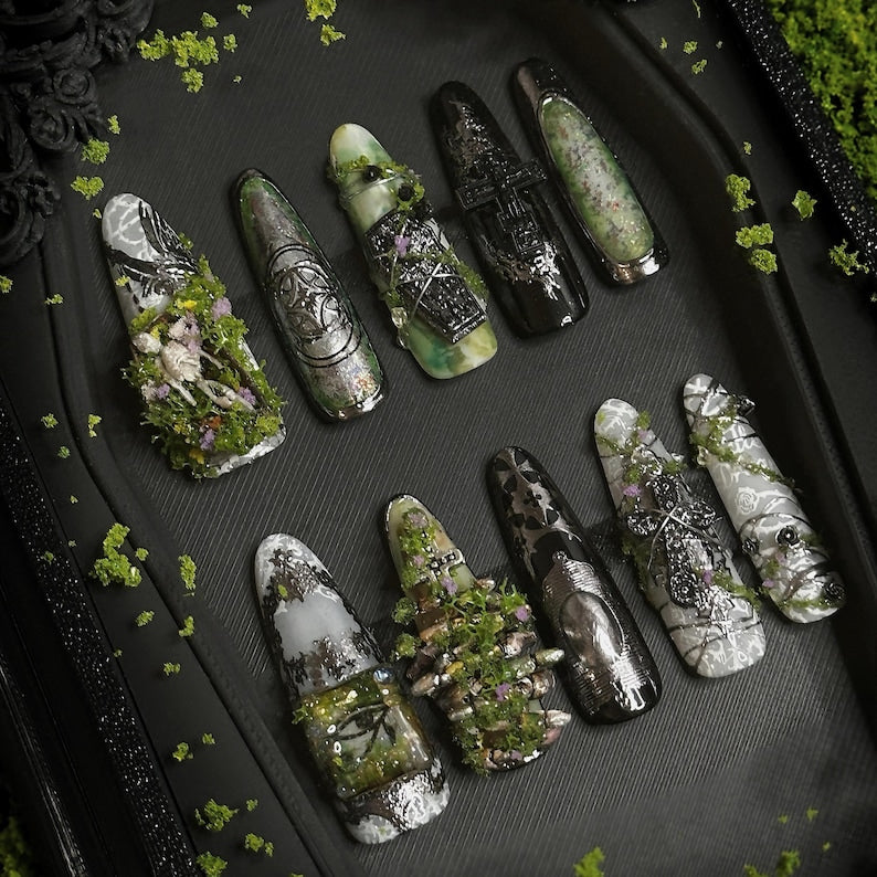 Mossy Gothic Nails "Doomsday Rust" | Handartnails