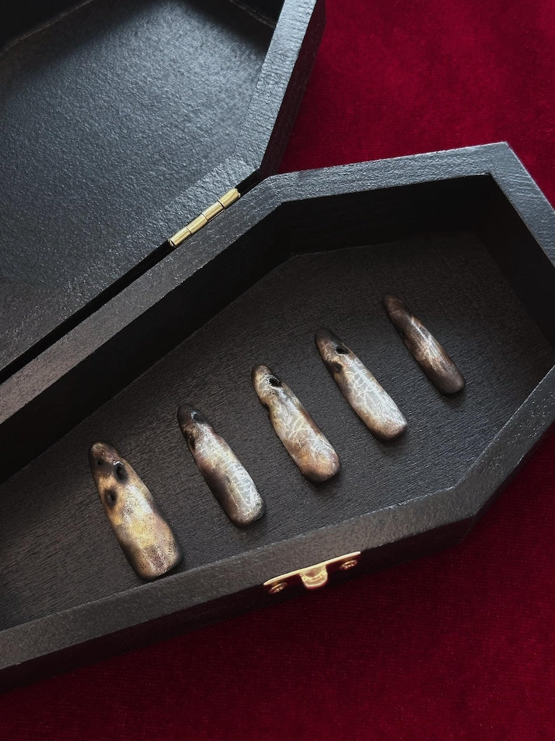 Burnt Lace Gothic Bride Nails "Ember Bride" |  Handartnails