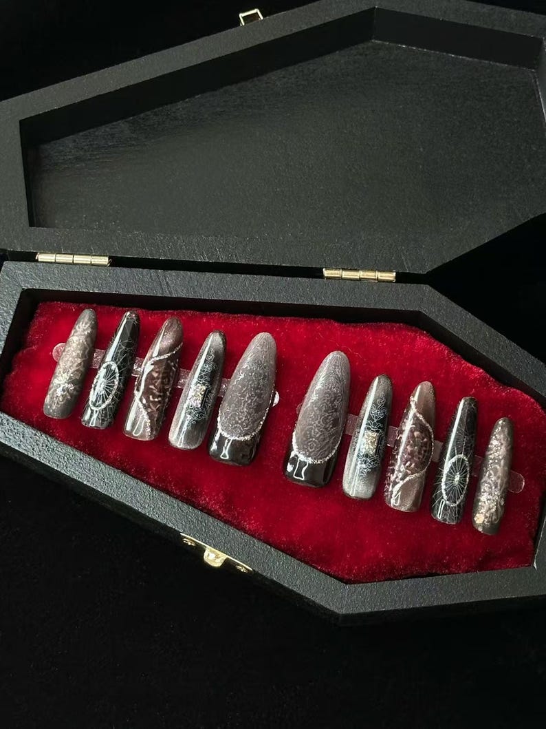 Thermal Gothic Nails "Eclipse Era 000"  | Handartnails