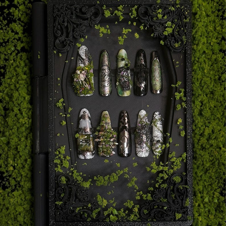 Mossy Gothic Nails "Doomsday Rust" | Handartnails